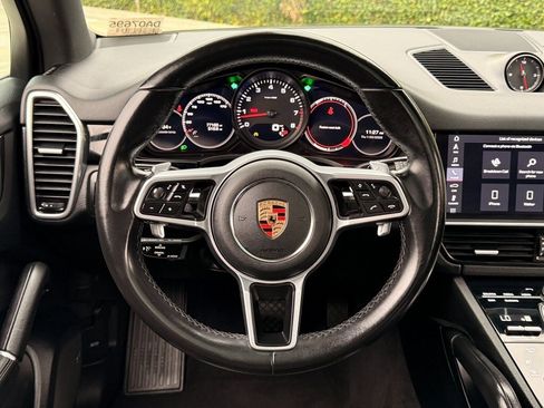 Used 2020 Porsche Cayenne image 21