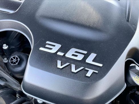 Used 2020 Dodge Challenger SXT w/ Blacktop Package RWD image 33