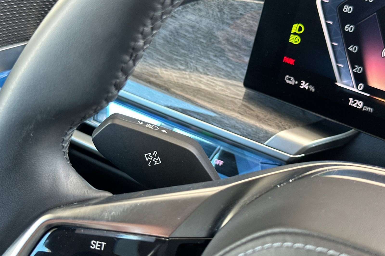 Certified 2024 BMW i7 xDrive60 RWD image 33