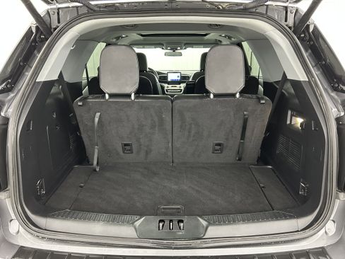 Used 2022 Ford Explorer XLT w/ Equipment Group 202A image 33