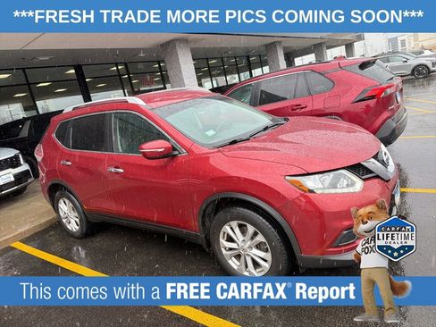 Used 2015 Nissan Rogue SV image 2