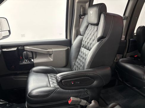 Used 2025 GMC Savana 2500 Extended w/ Driver Convenience Package RWD image 38