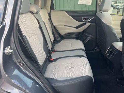 Used 2022 Subaru Forester Premium image 32