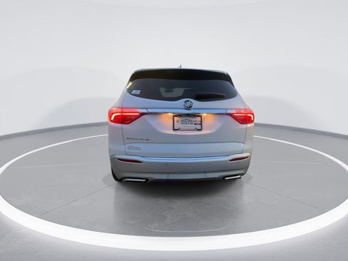 Used 2023 Buick Enclave Essence image 7