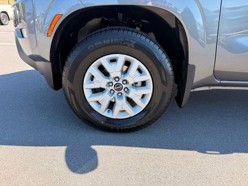 Certified 2023 Nissan Frontier SV w/ SV Convenience Package AWD/4WD image 9