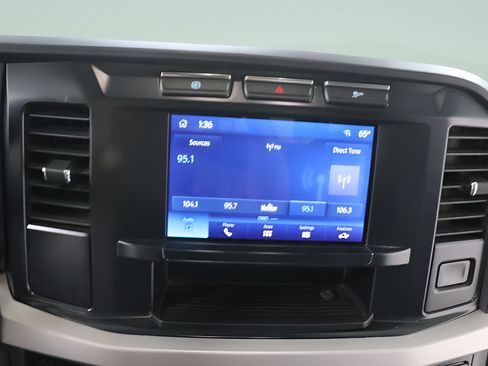 Used 2023 Ford F250 XLT AWD/4WD image 11
