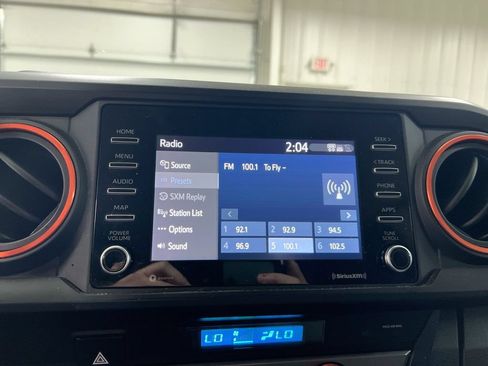 Used 2022 Toyota Tacoma SR AWD/4WD image 14