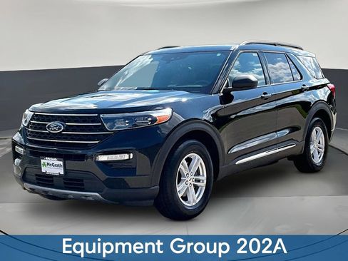 Used 2020 Ford Explorer XLT w/ Equipment Group 202A AWD/4WD image 3