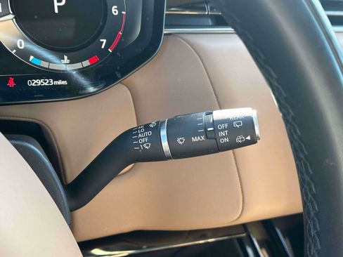 Used 2025 Land Rover Range Rover Sport SE image 24