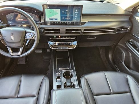 Used 2023 Lincoln Corsair AWD image 8
