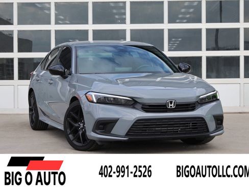 Used 2025 Honda Civic Sport image 1