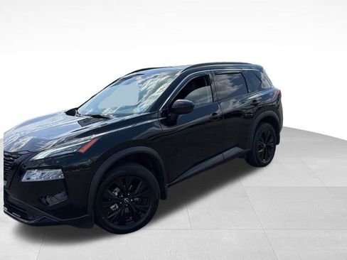 Used 2023 Nissan Rogue SV w/ SV Premium B Package image 3