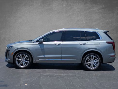 Used 2023 Cadillac XT6 Premium Luxury FWD image 3
