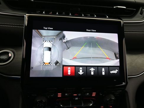 Used 2024 Jeep Grand Cherokee L Overland w/ Advanced Protech Group III image 23