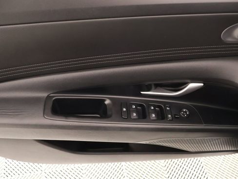 Used 2021 Hyundai Elantra Limited w/ Cargo Package image 17