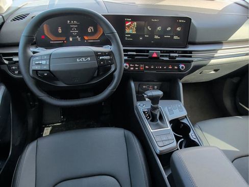 New 2026 Kia Sportage EX FWD image 17