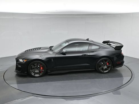 Certified 2021 Ford Mustang Shelby GT500 w/ Carbon Fiber Track Pack RWD image 41