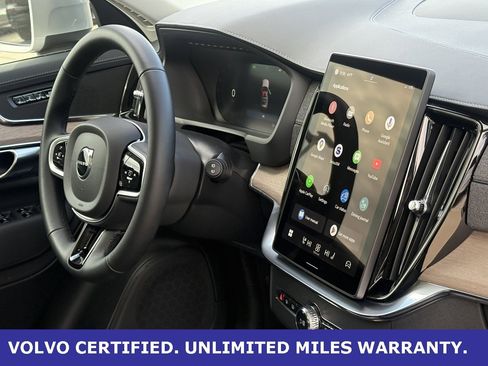Certified 2025 Volvo XC90 B6 Plus image 36