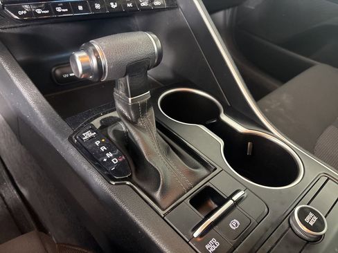 Used 2022 Kia K5 LXS image 17
