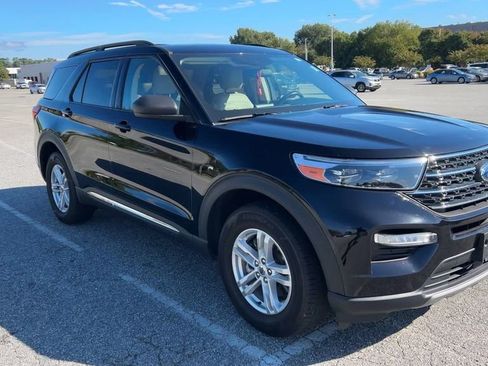 Used 2022 Ford Explorer XLT w/ Equipment Group 202A image 17