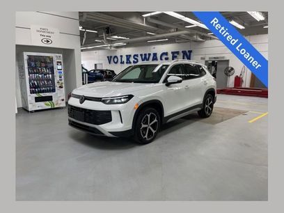 Used 2025 Volkswagen Tiguan SE