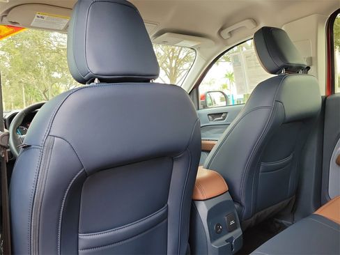 Used 2023 Ford Maverick Lariat w/ Lariat Luxury Package image 12