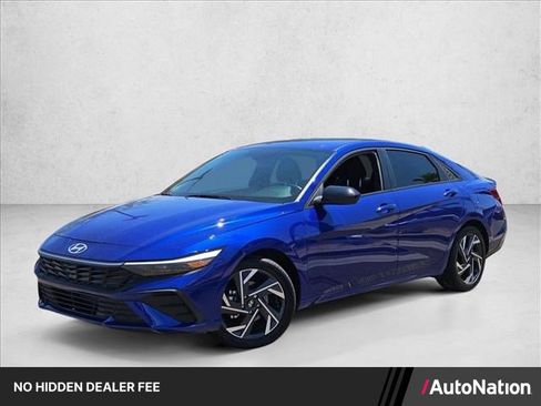 Certified 2025 Hyundai Elantra Sport FWD image 1