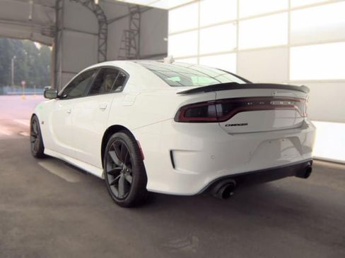 Used 2019 Dodge Charger Scat Pack RWD image 6