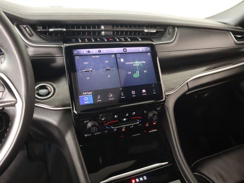 Used 2024 Jeep Grand Cherokee L Limited w/ Luxury Tech Group II image 5