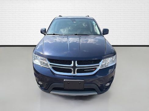 Used 2018 Dodge Journey SXT w/ Safe & Sound Group FWD image 2