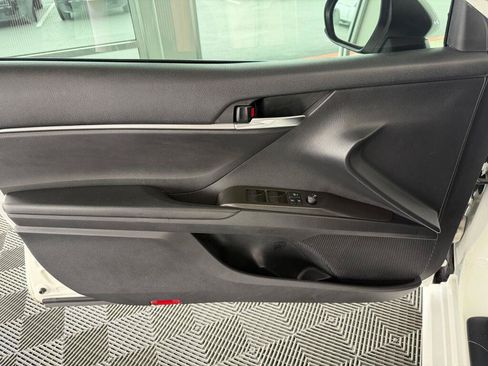 Used 2022 Toyota Camry LE FWD image 29