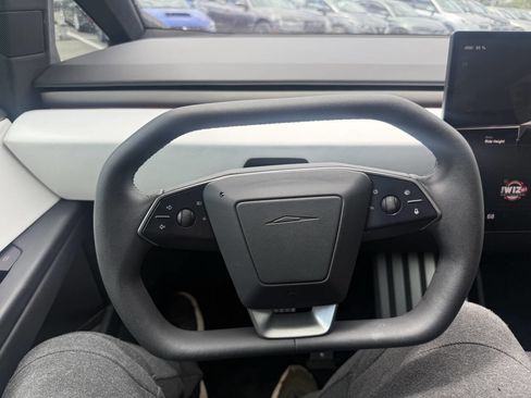 Used 2024 Tesla Cybertruck AWD Crew Cab image 21
