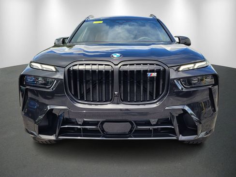New 2026 BMW X7 M60i image 2