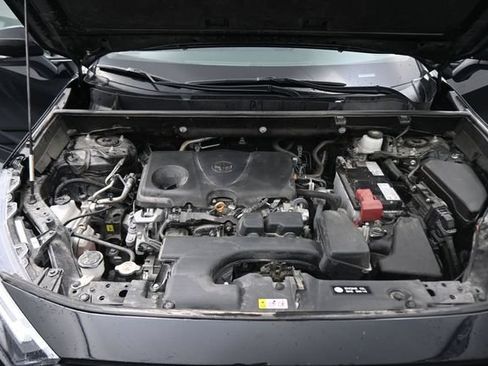 Used 2024 Toyota RAV4 XLE FWD image 12