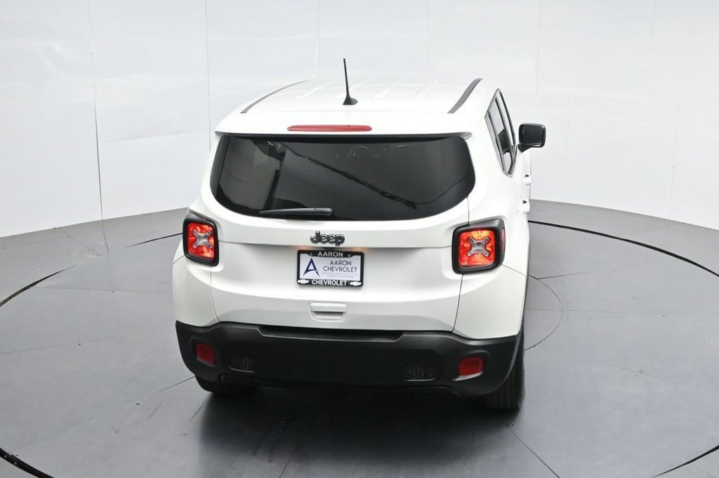 Used 2023 Jeep Renegade Latitude AWD/4WD image 16