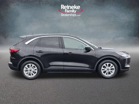 Used 2023 Ford Escape Active w/ Cold Weather Package FWD image 4