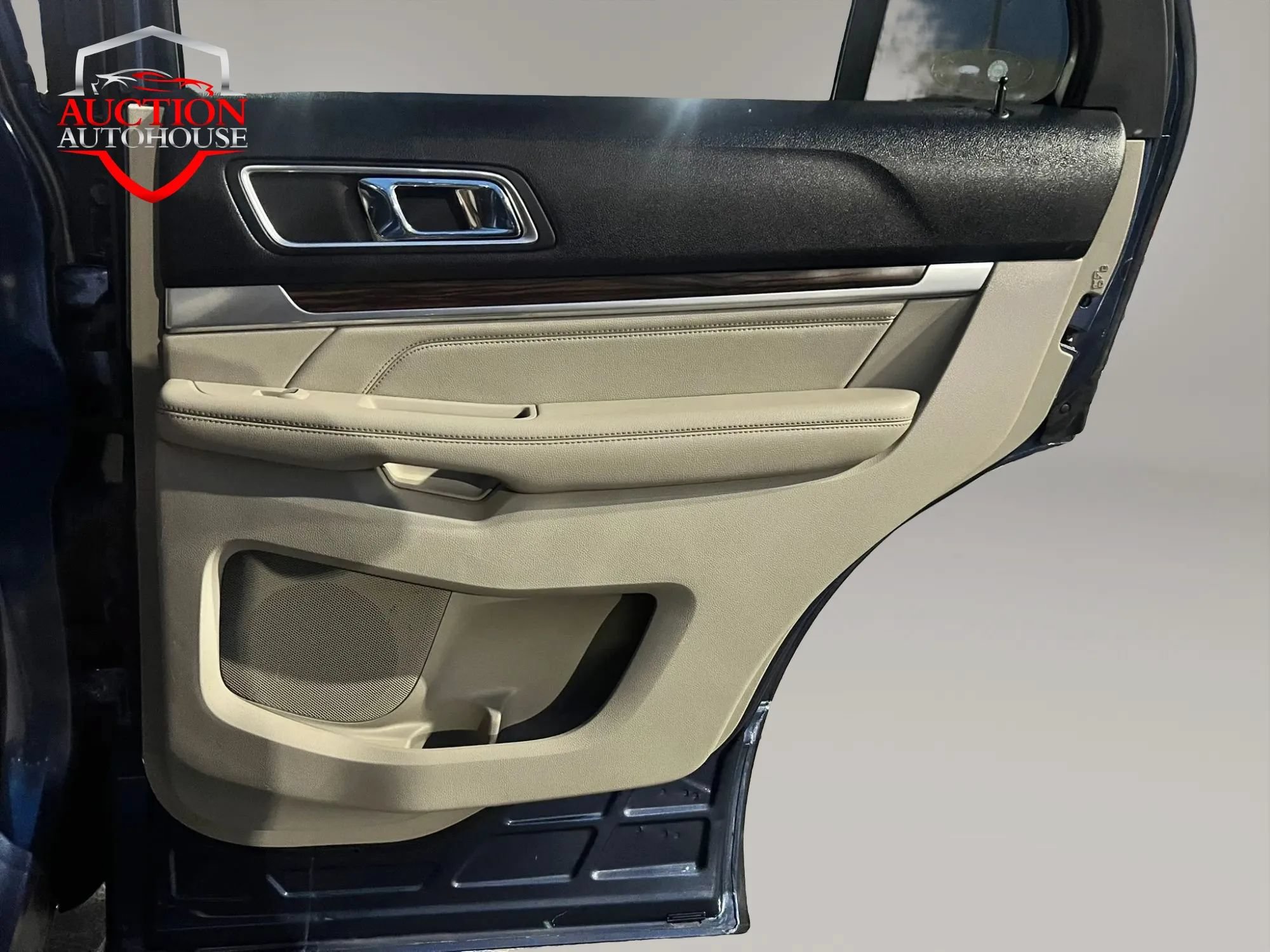 Used 2018 Ford Explorer Limited w/ Equipment Group 301A AWD/4WD image 20