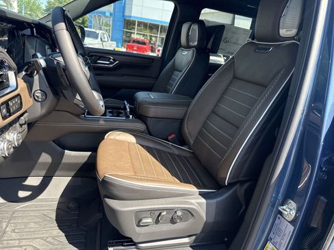 New 2026 GMC Yukon Denali Ultimate w/ LPO, Illumination Package AWD/4WD image 11
