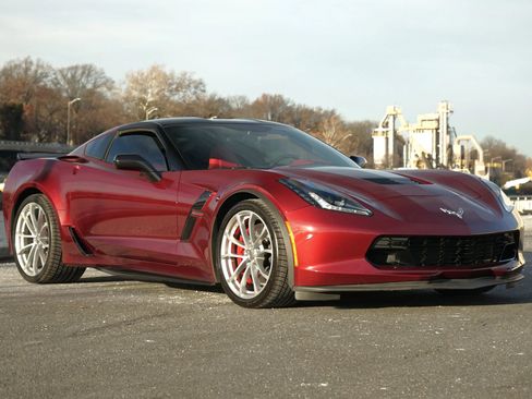 Used 2019 Chevrolet Corvette Grand Sport image 2