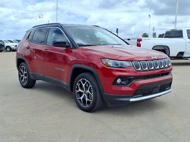 Used 2025 Jeep Compass Limited AWD/4WD image 3