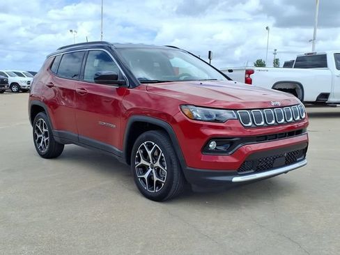 Used 2025 Jeep Compass Limited AWD/4WD image 3