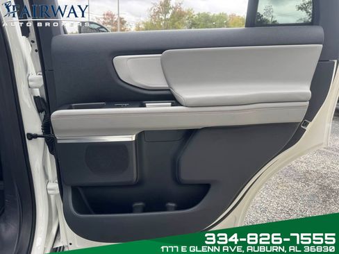 Used 2025 Ford Expedition Active image 35