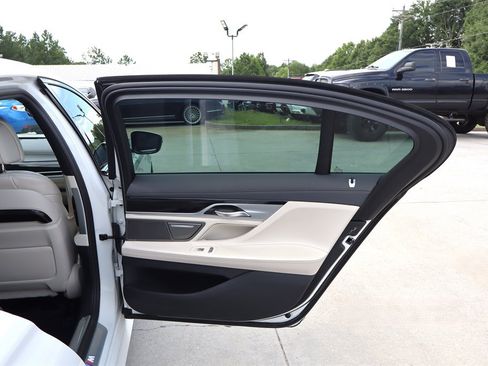 Used 2020 BMW 740i w/ M Sport Package RWD image 45