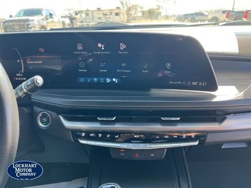 Used 2024 Cadillac XT4 Premium Luxury image 36