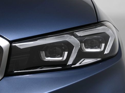 New 2026 BMW 330i xDrive Sedan w/ Convenience Package image 11