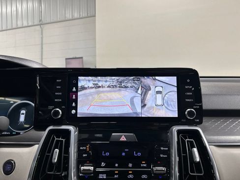 Used 2023 Kia Sorento SX Prestige w/ Panoramic Sunroof Package AWD/4WD image 23