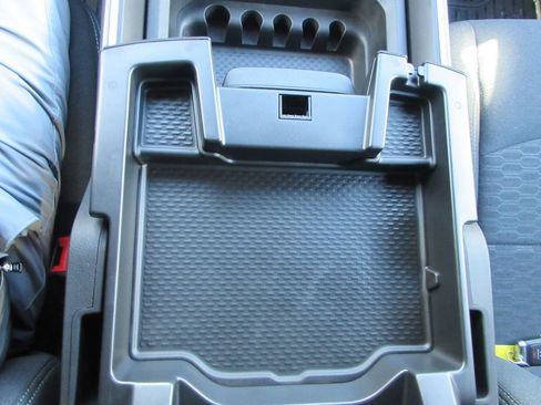 Used 2025 RAM 3500 Big Horn image 33