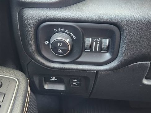 Used 2023 RAM 1500 Laramie AWD/4WD image 22