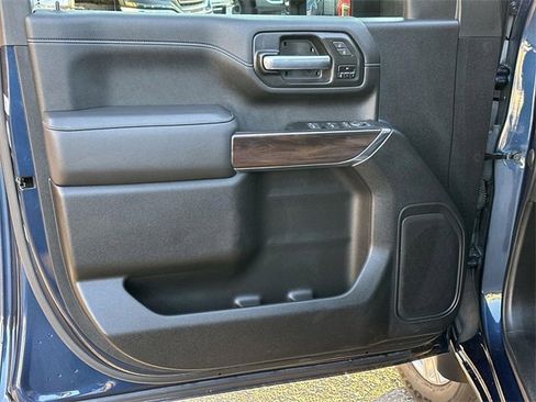 Used 2023 GMC Sierra 2500 SLT w/ SLT Convenience Package image 21