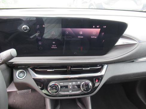 Used 2024 Buick Envista Sport Touring w/ Convenience II Package FWD image 26